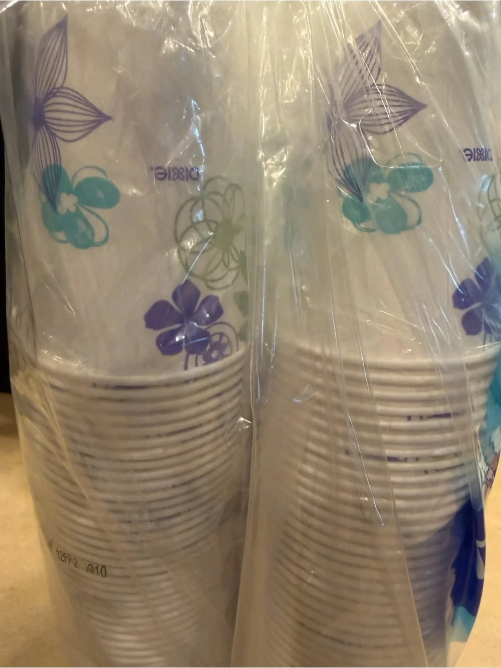 Party Supplies Hot/Cold Cups and Napkins Bundle of 4